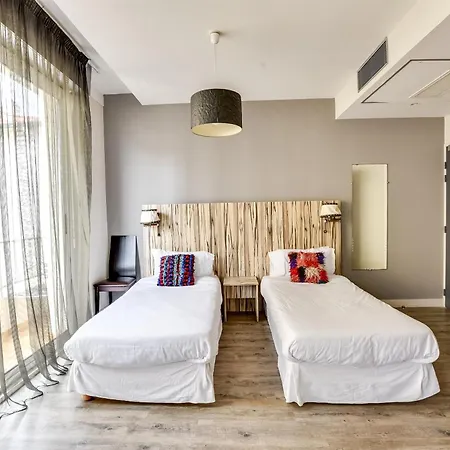 Отель Marbella Биарриц