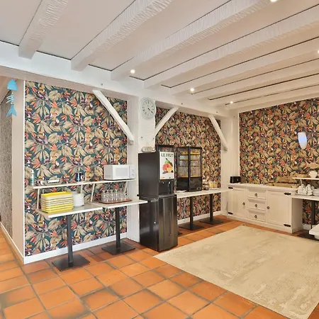 Отель Marbella 3*