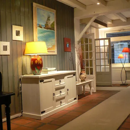 Отель Marbella Биарриц