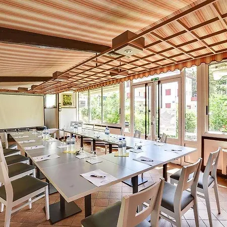 Marbella Отель Биарриц