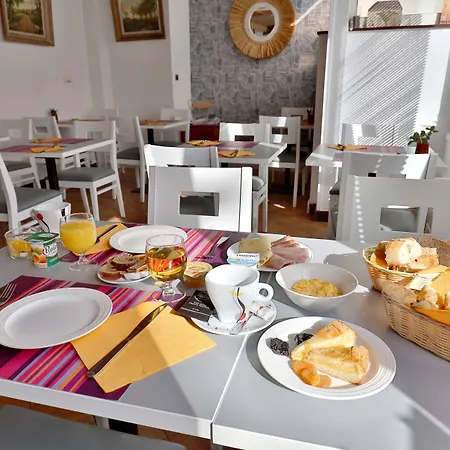 Отель Marbella Биарриц