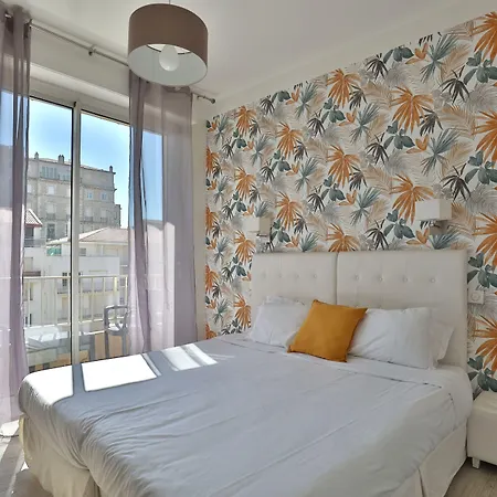 Marbella Отель Биарриц